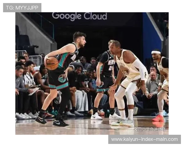 勇士17分逆转灰熊 霍福德关键表现稳固附加赛希望 勇士17分逆转灰熊 霍福德关键表现稳固附加赛希望