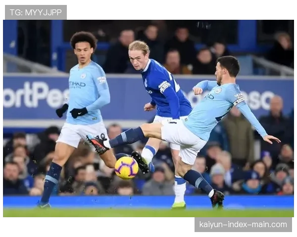 蓝月亮防守端经受考验，但最终守住胜果紧追榜首